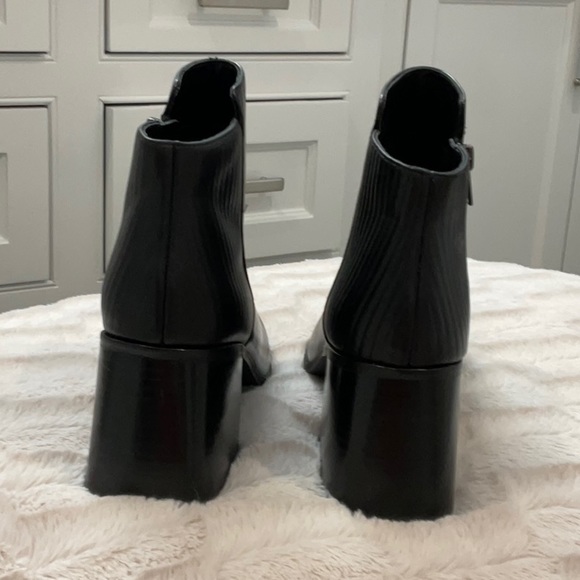 Zac Posen Tanesha Rainbow Zipper Bootie - Picture 7 of 7